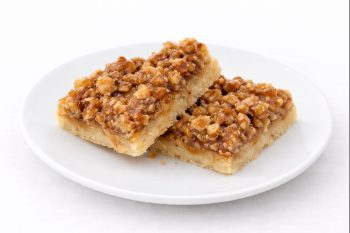 Baklava cake bars