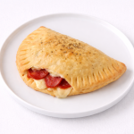 Calzone de queso y pepperoni
