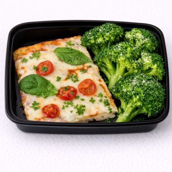 Pizza de espinaca y tomate