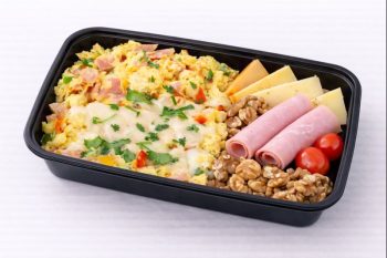 Revoltillo de jamón, queso y vegetales
