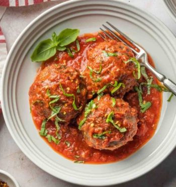 Albóndigas en salsa criolla
