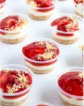 Cheesecake cups de vainilla y fresa