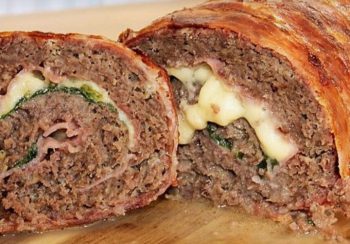 Rollo de carne relleno de tres quesos