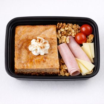 Cinnamon breakfast pie